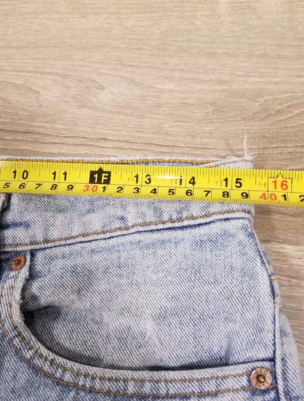 Vintage 90s Levi's 550 Relaxed Fit Jeans Made In USA Light Wash Mens 32x32